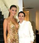 fc-e-modelo-com-vestido-de-ouro-copy